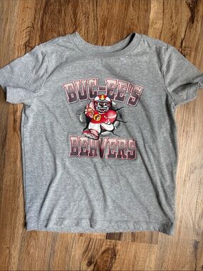 Buc-ee's Beavers Kids Short-Sleeve Graphic Tee - Gray with Red Accent